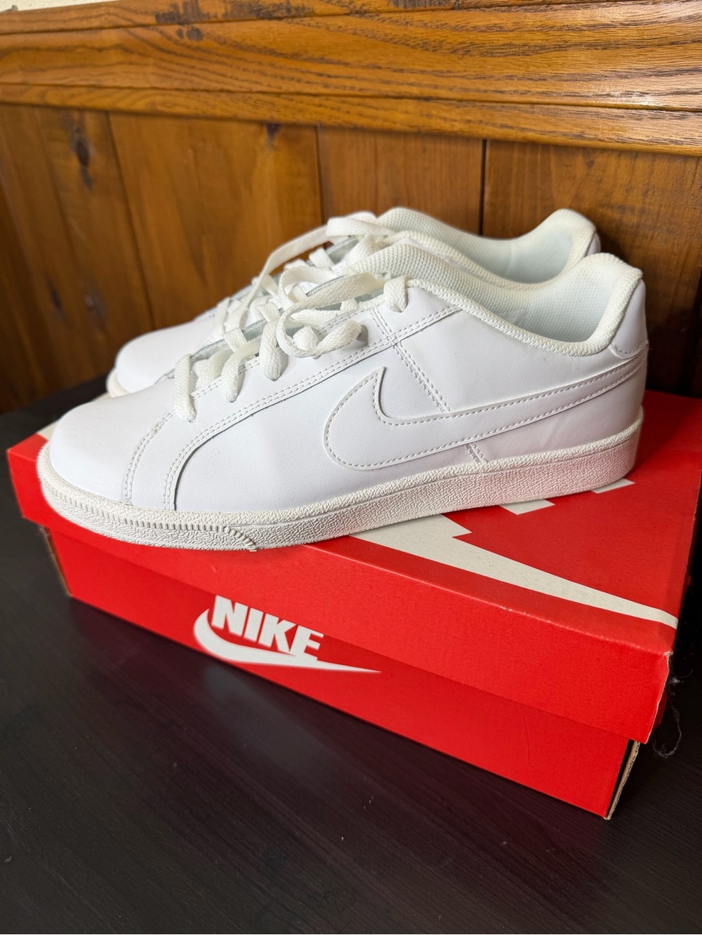 Nike White Women's Low-Top Leather Sneakers